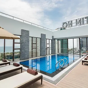 Martin Ho & Hotel Da Nang